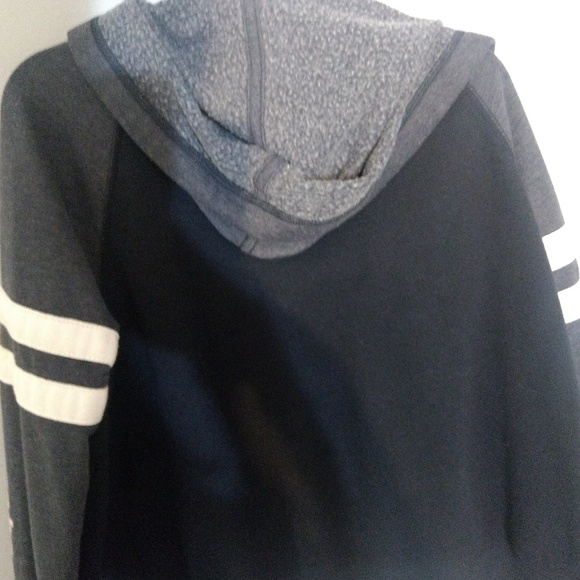 Abercrombie jacket - Picture 3 of 4